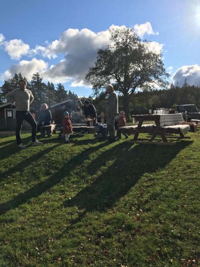 Bjoersjoeas Vildmark - Small Camping Cabin Close To Nature Olofstorp Esterno foto