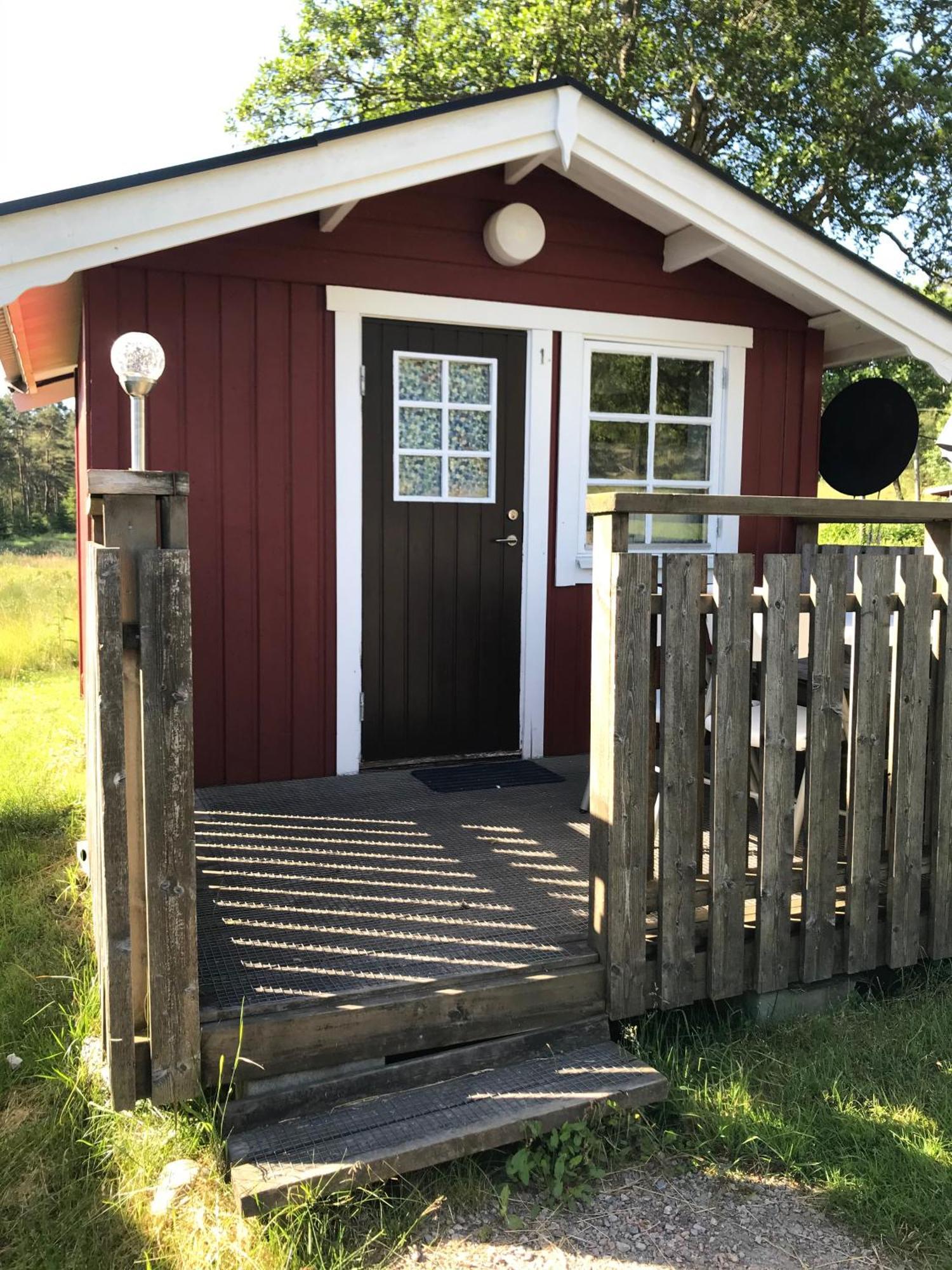 Bjoersjoeas Vildmark - Small Camping Cabin Close To Nature Olofstorp Esterno foto
